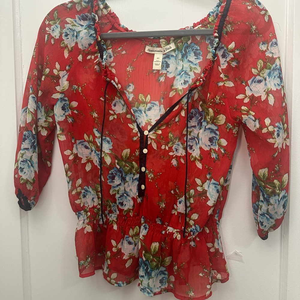 Abercrombie & Fitch | Y2K Floral Red Blouse